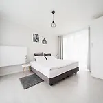 Hotel Pomaranczowa Plaza