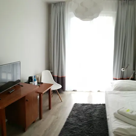 Pomaranczowa Plaza 3*