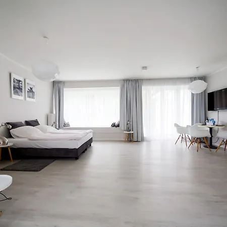 Pomaranczowa Plaza Hotel