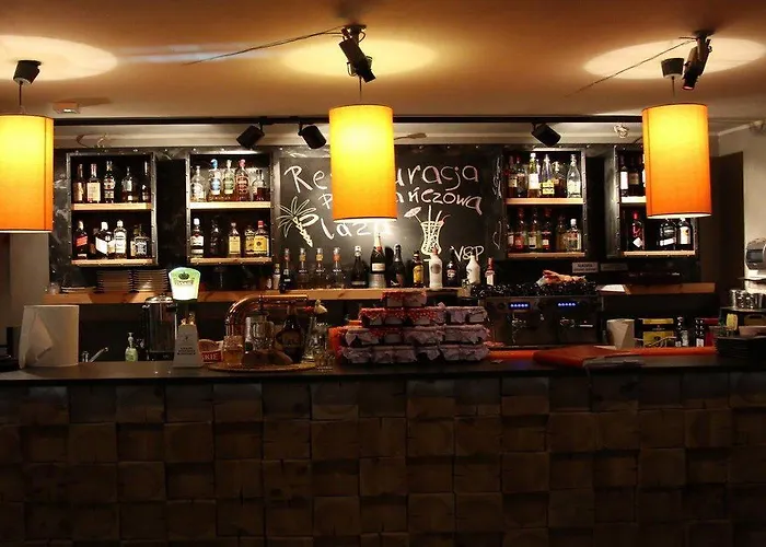 Pomaranczowa Plaza Hotell 3*