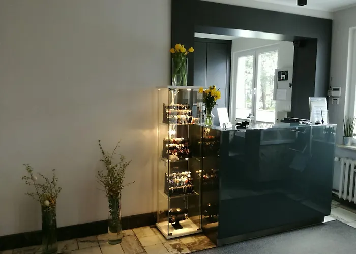 Pomaranczowa Plaza Hotell 3*