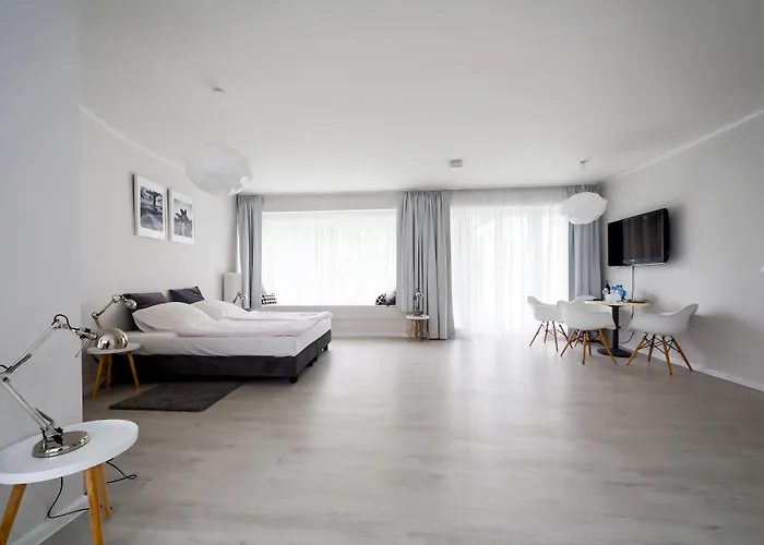 Pomaranczowa Plaza Hotell